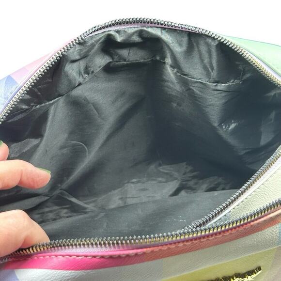 Betsey Johnson Color Block Large
Cosmetic Case 80s Retro
Geometric Travel - Picture 13 of 13